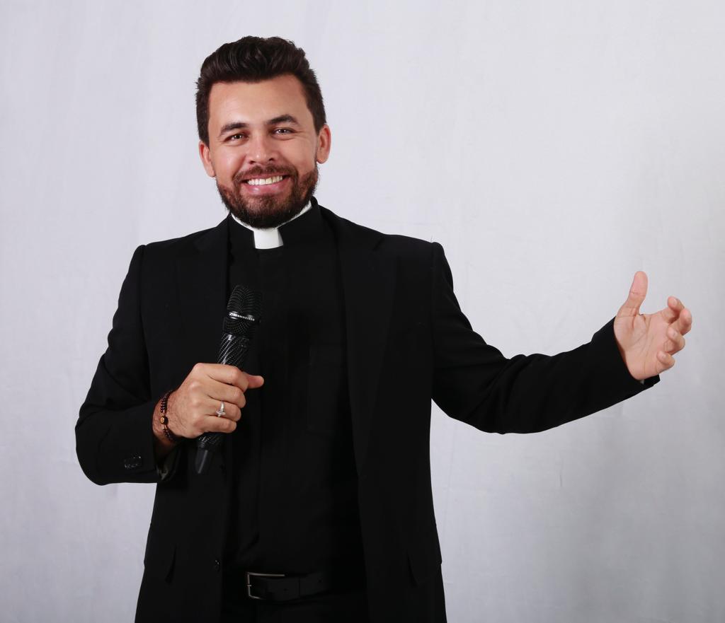Show católico com Padre Jardel será realizado neste sábado em alusão a padroeira de Picos