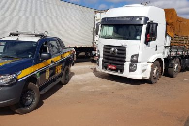 Caminhão roubado em São Paulo é recuperado pela PRF em Ipiranga do Piauí