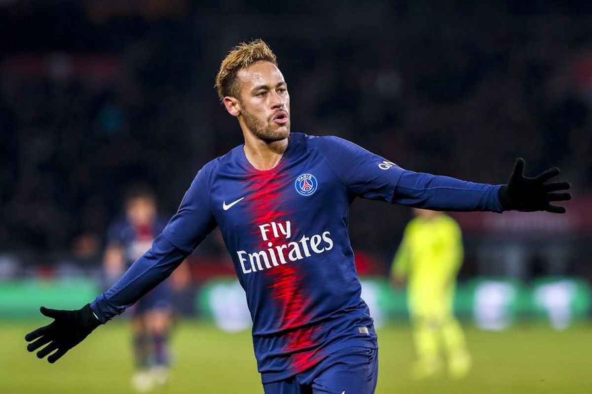 Real Madrid esquenta negociação com Neymar e trava Barcelona