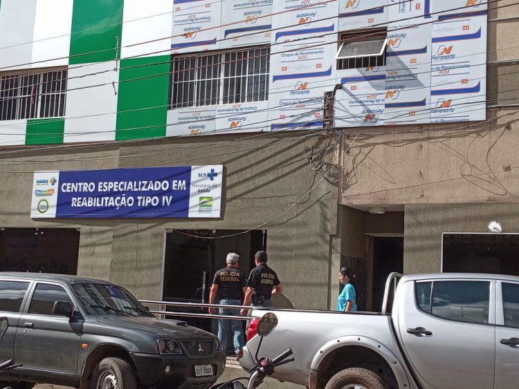 Clínicas são alvo de operação da Polícia Federal em Picos