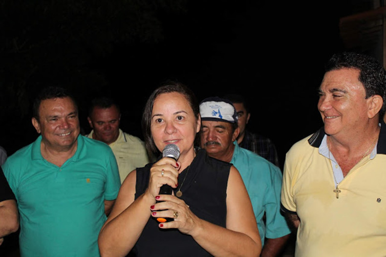 “Brincadeira de mau gosto” diz Prefeita de Santana sobre inauguração de rede elétrica que viralizou