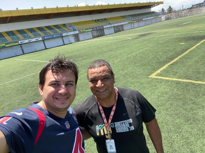 Representante do Complexo Esportivo Cohab é recebido no Instituto Neymar Jr