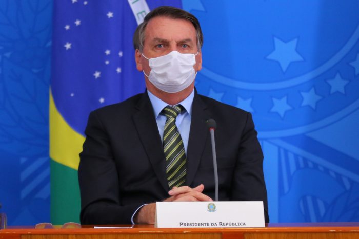 Bolsonaro sanciona ajuda de R$ 60 bi a estados e municípios
