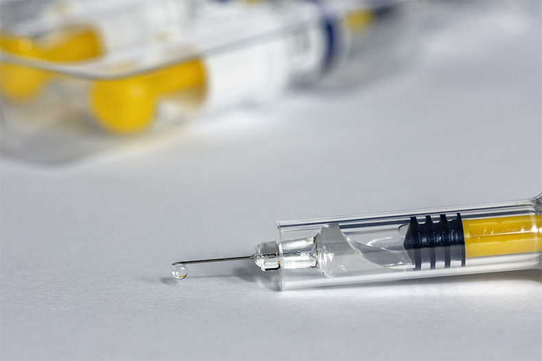 Fiocruz pede à Anvisa uso emergencial de 2 milhões de doses da vacina de Oxford