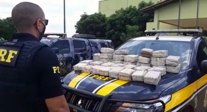 PRF e Polícia Militar apreendem 34,7 quilos de maconha em Picos
