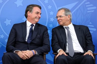 Bolsonaro sanciona Orçamento de 2021 com vetos parciais