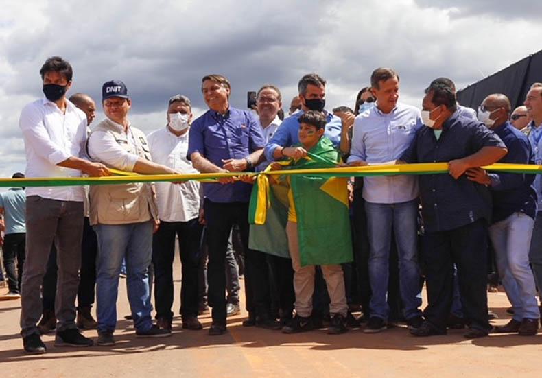 No Piauí, Bolsonaro inaugura ponte e diz que pode se filiar ao Progressistas