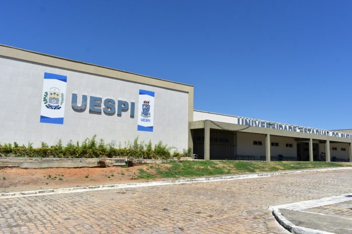 Uespi lança edital para seleção de 70 bolsas de extensão