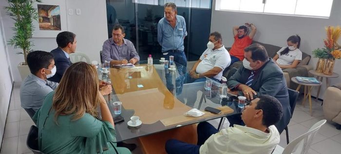 Reunião discute insegurança na praça Antenor Neiva