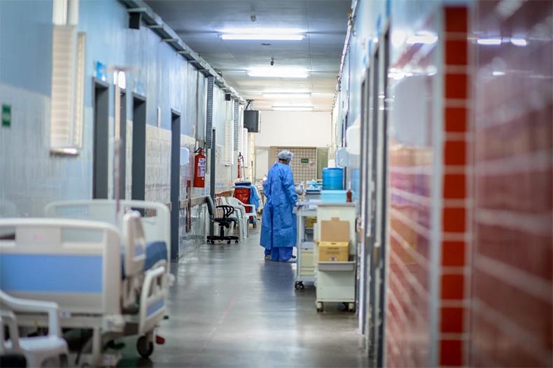 No Piauí, 10 hospitais já estão com 100% dos leitos de UTIs ocupados