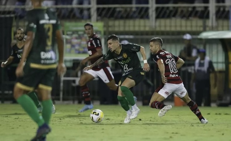 Altos faz bom jogo, mas volta a perder para o Flamengo e encerra caminhada na Copa do Brasil