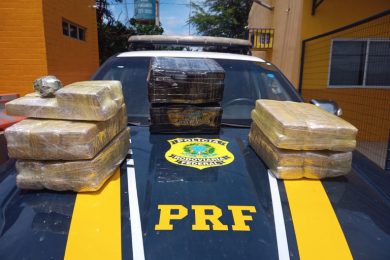 PRF apreende 50 kg de maconha dentro de ônibus em Picos