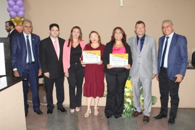 Câmara de Picos realiza solenidade de entrega de Título de Cidadania para as professoras Luciana Marçal e Eva Graça