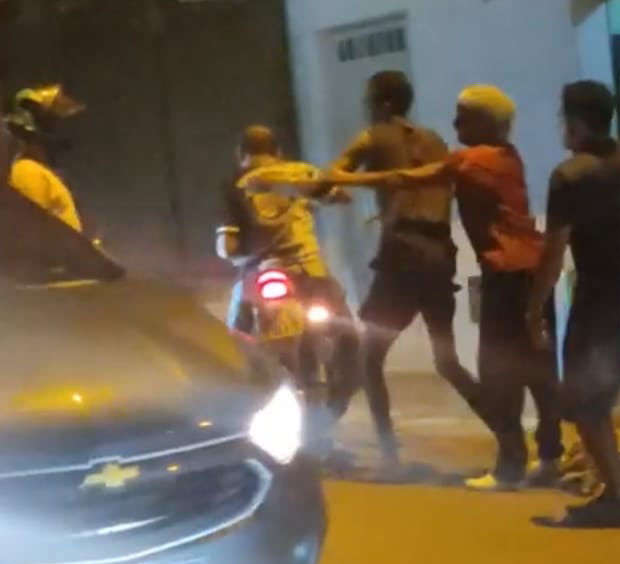 Suspeito de assalto é imobilizado e agredido por populares em Picos