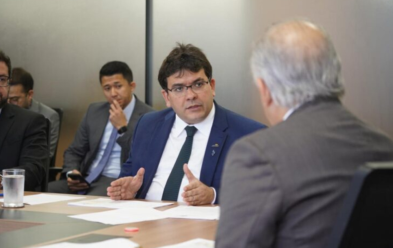 Rafael Fonteles cobra apoio de ministério para conclusão do Porto de Luís Correia