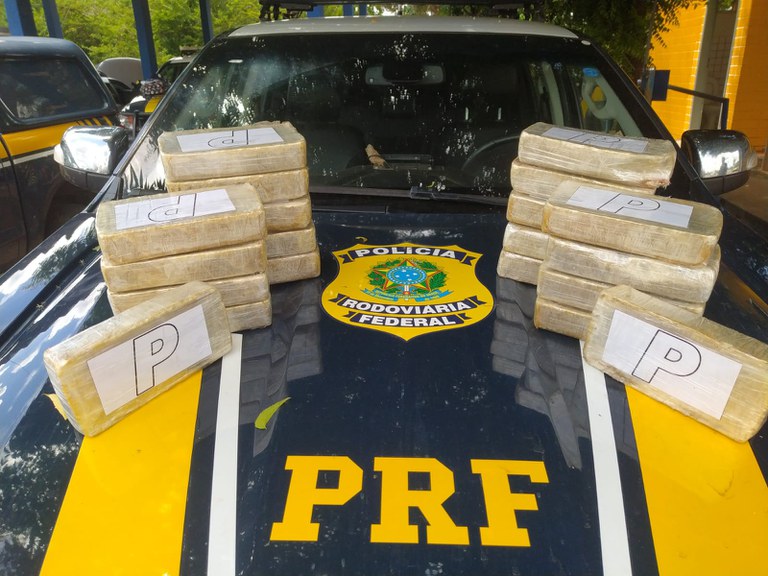 PRF apreende em Picos cocaína avaliada em mais de R$ 2,4 milhões