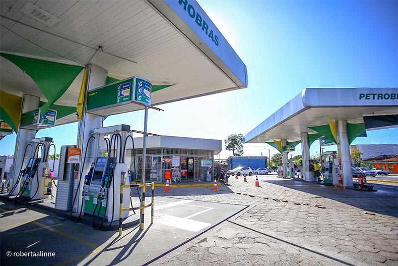 Preço da gasolina sobe R$ 0,31 após volta de impostos federais