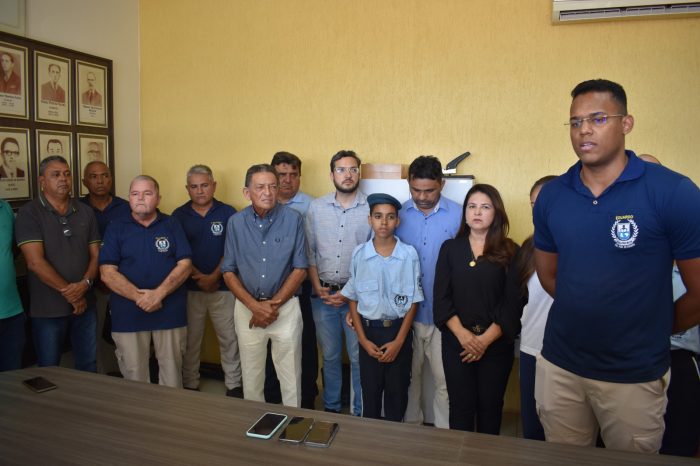 Após Lula encerrar programa, Prefeito anuncia que vai manter Escola Cívico-Militar de Picos