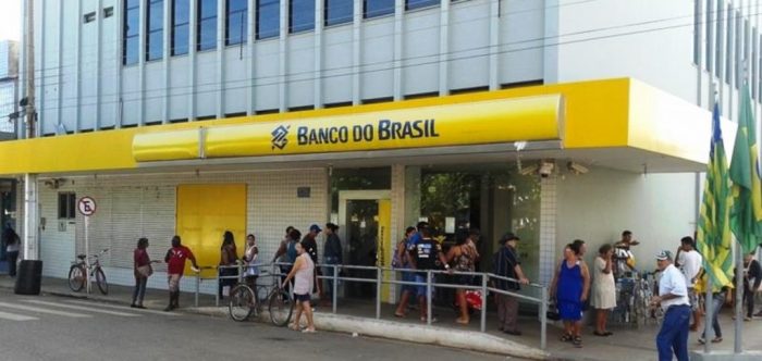Agências bancárias de Picos só abrem às 11h em dias de jogos do Brasil