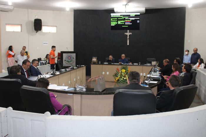 Câmara aprova emenda que aumenta de 15 para 17 o número de vereadores em Picos