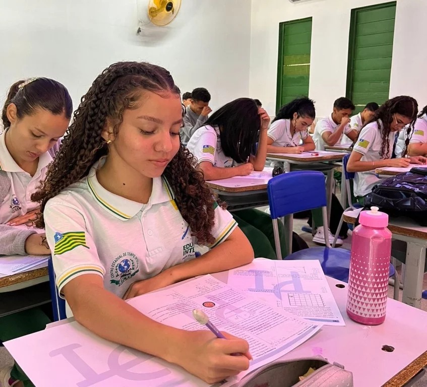 Estudantes da rede estadual participam de jornada preparatória para segunda fase da Obmep
