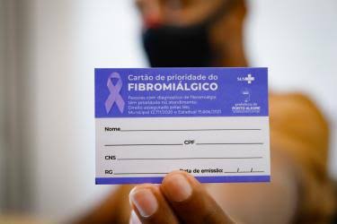 Governador Rafael Fonteles sanciona lei que cria carteira de identificação de pessoas com fibromialgia