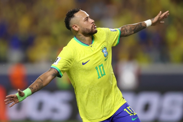 Neymar passa Pelé e Brasil abre Eliminatórias para Copa com goleada