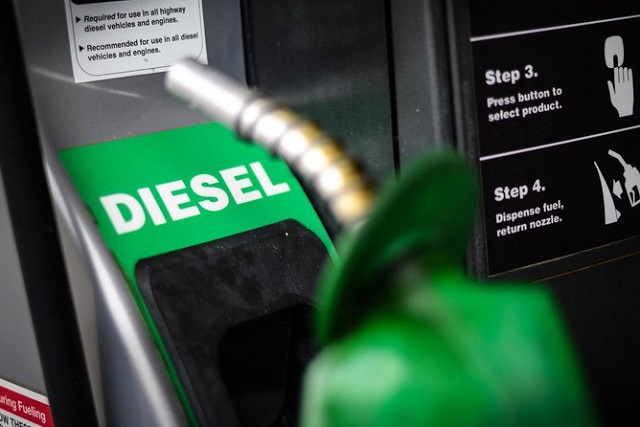 Diesel tem mais uma alta após retomada de impostos federais