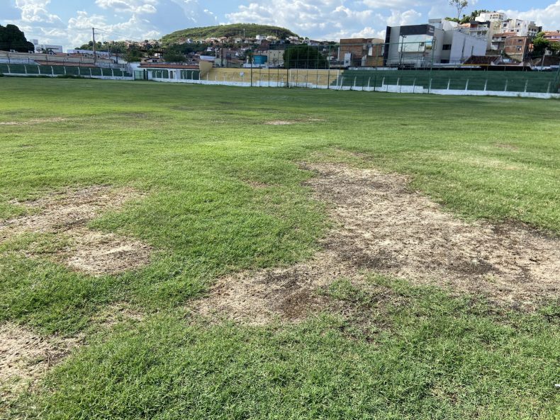 SEP deve jogar Campeonato Piauiense com gramado cheio de “buracos” no Gigantão da Malva