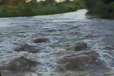 Pescador se afoga no Rio Guaribas ao tentar desprender tarrafa
