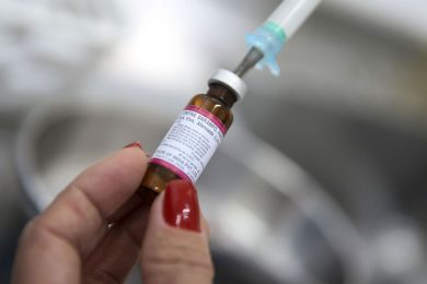 Sarampo: crianças de seis a doze meses devem tomar vacina extra