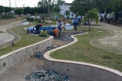Praça Jornalista Tantonho Silva no bairro Ipueiras está passando por revitalização