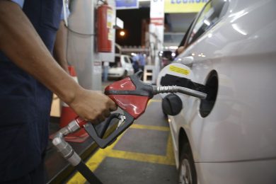 Petrobras sobe gasolina em 3,5% e diesel, em 4,2%