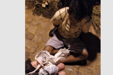 Polícia Militar prende homem acusado de tráfico de drogas em Picos