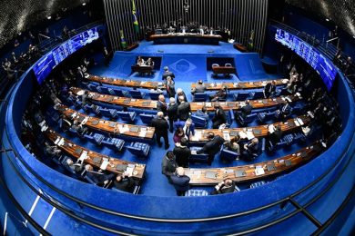 Senado aprova reforma da Previdência e cria idade mínima de aposentadoria
