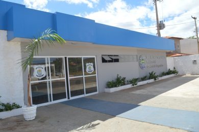 Suspeito de matar irmão com pedrada se apresenta à polícia em Picos e confessa crime