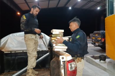 Motorista é flagrado com 15 kg de cocaína em compartimento secreto de veículo