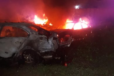 Incêndio atinge antiga Delegacia de Picos e queima carros; Veja o vídeo