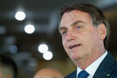 Projeto do ‘novo Bolsa Família’ é entregue a Bolsonaro