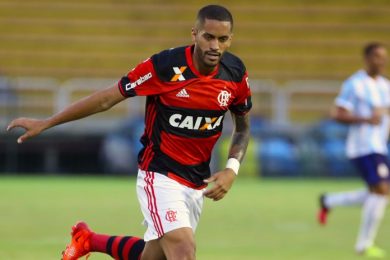 Alto salário impede que o picoense Rômulo seja negociado pelo Flamengo; veja valores