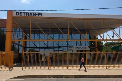 Detran do Piauí anuncia fim da entrega dos documentos de veículos via Correios