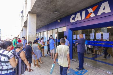 Caixa abrirá agências para saque do auxílio no sábado; veja calendário