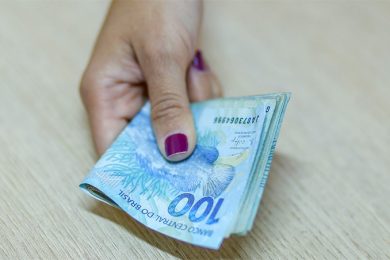 Servidores estão sem pagamento desde agosto, denuncia Sindicato