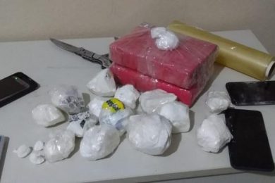 Polícia desarticula ponto de venda de drogas e prende casal em Picos
