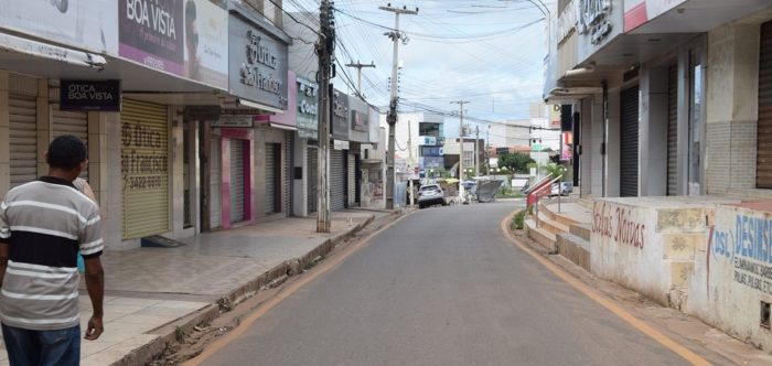 Governo publicará decreto restringindo horário de funcionamento do comércio