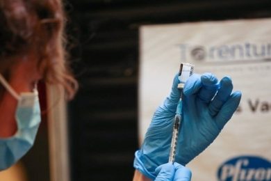 Brasil terá capacidade para vacinar 1 milhão por dia, diz governo