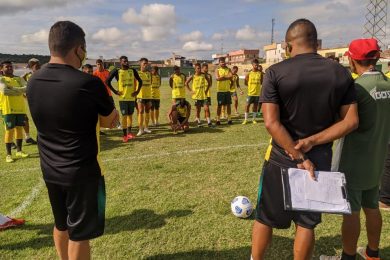 Técnico é apresentado na SEP e comanda primeiro treino no novo clube
