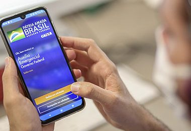 Novo auxílio começa a ser pago nesta terça (06); saque apenas em maio