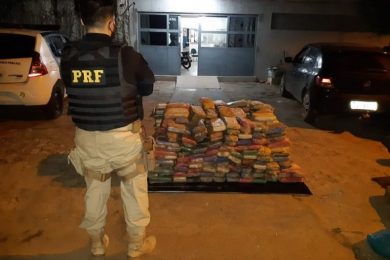 Veículo é aprendido com 380 kg de maconha em Picos