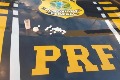 PICOS| PRF autua caminhoneiro por estar portando anfetaminas para consumo
